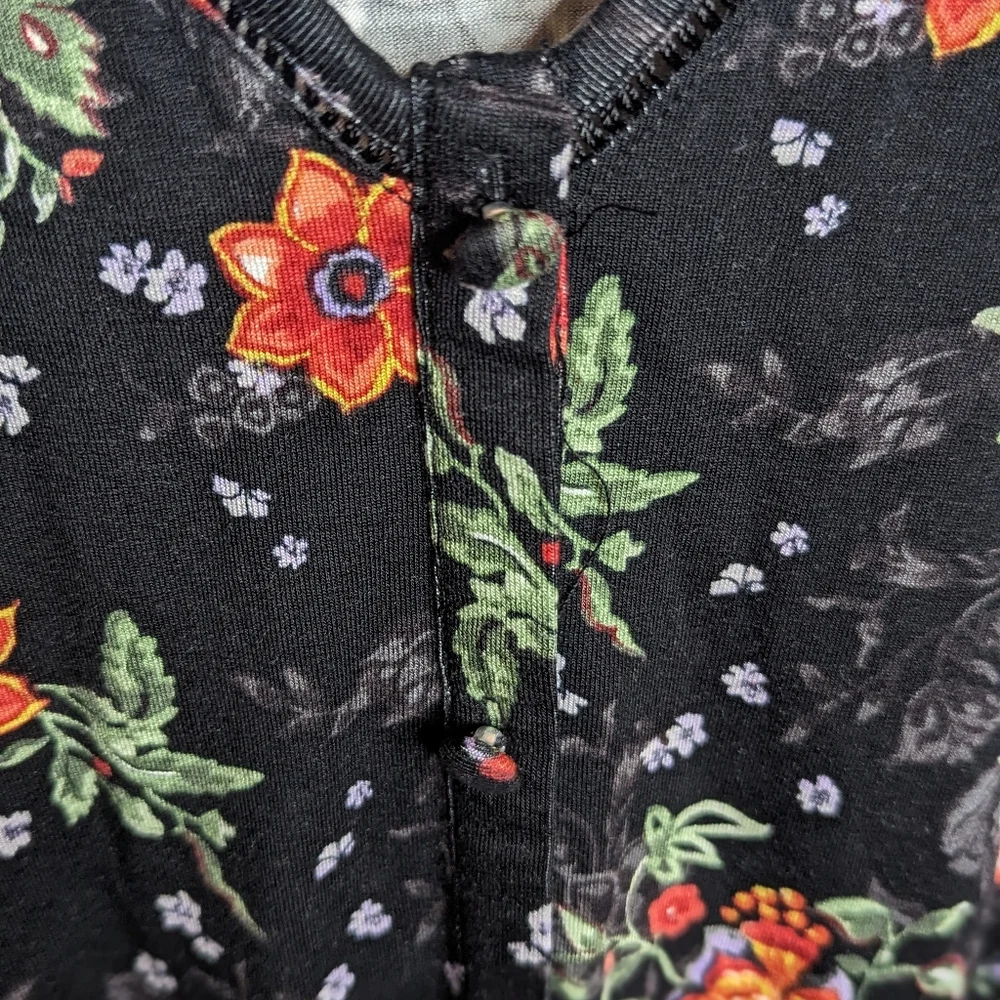 TORRID Super Soft Blouse Womens Bell Sleeves Lace Knit Black Floral Top - Picture 4 of 7